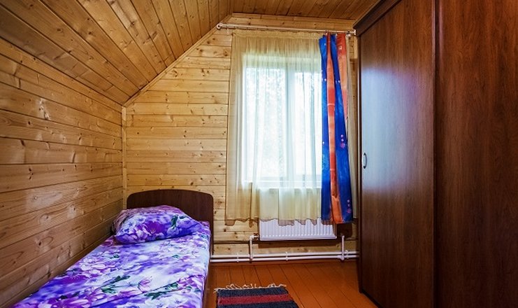 Фото номера («Березовая Роща» база отдыха) - Спальня с двумя раздельными кроватями
