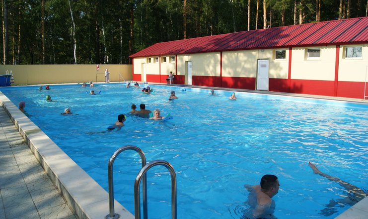 Фото отеля («Красная гвоздика» санаторий) - Открытый бассейн