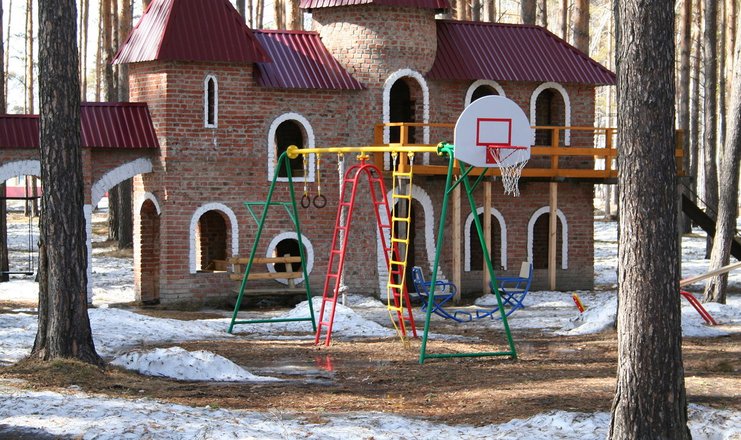 Фото отеля («Красная гвоздика» санаторий) - Детская площадка