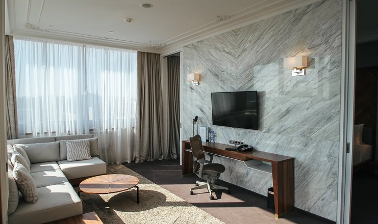 Фото отеля («Hilton Garden Inn Volgograd» отель) - Люкс 2-местный 2-комнатный