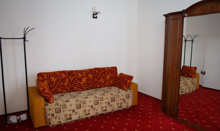 Фото отеля («Красный холм» санаторий) - Люкс 2-местный 2-комнатный 2-категории в доме Пастухова