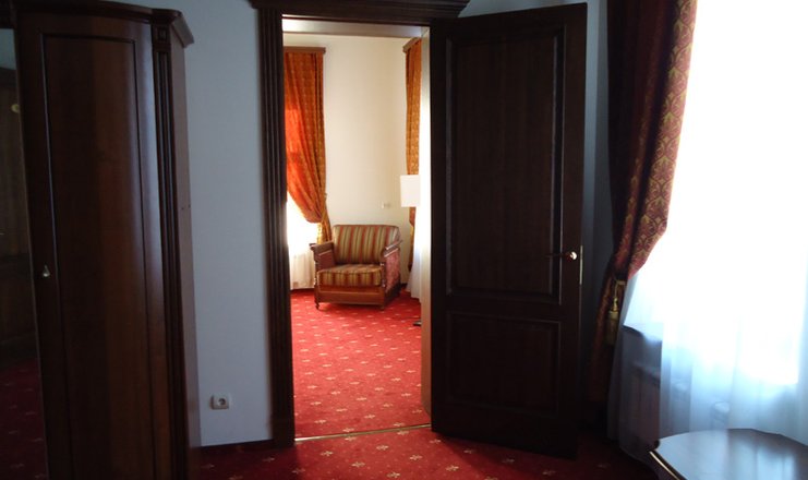 Фото отеля («Красный холм» санаторий) - Люкс 2-местный 2-комнатный 2-категории в доме Пастухова