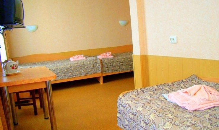 Фото отеля («Малые Соли» санаторий) - Стандарт 3-местный 1-комнатный