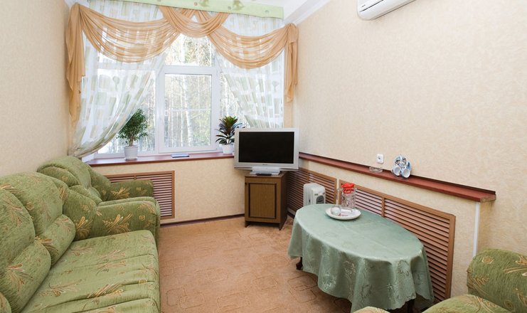 Фото отеля («Им. Воровского» санаторий) - Комфорт 2-местный 2-комнатный